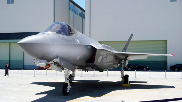 ಅಚ್ಚರಿಯಾದರೂ ಸತ್ಯ, ಸೂಪರ್ ಕಾರುಗಳಿಗಿಂತ ದುಬಾರಿ ಈ ಹೆಲ್ಮೆಟ್ ಬೆಲೆ..!