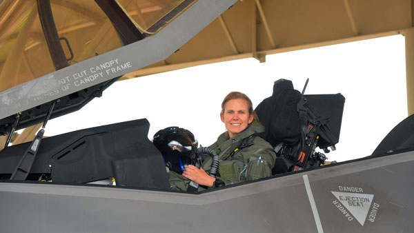 ಅಚ್ಚರಿಯಾದರೂ ಸತ್ಯ, ಸೂಪರ್ ಕಾರುಗಳಿಗಿಂತ ದುಬಾರಿ ಈ ಹೆಲ್ಮೆಟ್ ಬೆಲೆ..!