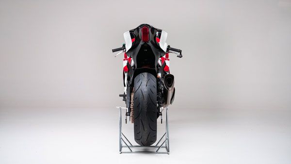 ಯಮಹಾ ವೈಝ‍‍ಡ್ಎಫ್ ಆರ್6 ಬೈಕಿನ 20ನೇ ಆನಿವರ್ಸರಿಗೆ ಸ್ಪೆಷಲ್ ಎಡಿಷನ್ ಬಿಡುಗಡೆ