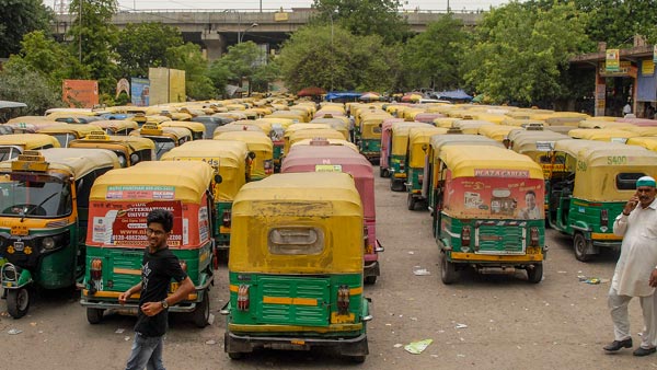 ಲಾಕ್‌ಡೌನ್ ಎಫೆಕ್ಟ್: ಆಟೋ, ಟ್ಯಾಕ್ಸಿ ಚಾಲಕರ ನೆರವಿಗೆ ಧಾವಿಸಿದ ಜಗನ್ ಸರ್ಕಾರ