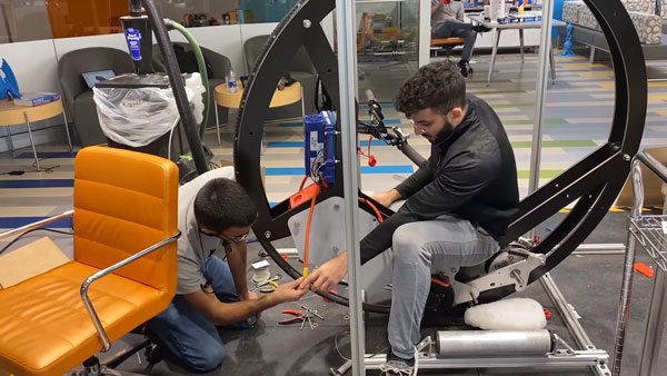 ವಿಶ್ವದ ಅತಿ ವೇಗದ ಎಲೆಕ್ಟ್ರಿಕ್ ಮೋನೊವ್ಹೀಲ್ ಅಭಿವೃದ್ಧಿಪಡಿಸಿದ ವಿದ್ಯಾರ್ಥಿಗಳು