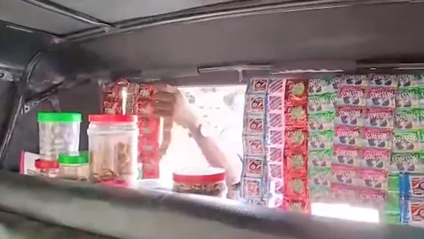 ಲಾಕ್‌ಡೌನ್ ಎಫೆಕ್ಟ್: ಆಟೋ ರಿಕ್ಷಾವನ್ನೆ ದಿನಸಿ ಅಂಗಡಿಯಾಗಿ ಬದಲಿಸಿದ ಆಟೋ ಡ್ರೈವರ್