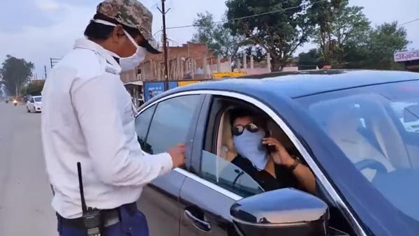 ದಂಡದ ಮೊತ್ತವನ್ನು ಕಡಿಮೆ ಮಾಡುವಂತೆ ಗೋಗರೆದ ದುಬಾರಿ ಕಾರು ಮಾಲೀಕ