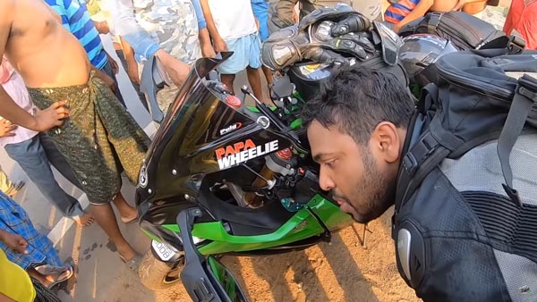 ಬೈಕ್ ಸವಾರನಿಂದ ಅಸು ನೀಗಿದ ಮೇಕೆ, ರೊಚ್ಚಿಗೆದ್ದ ಗ್ರಾಮಸ್ಥರು