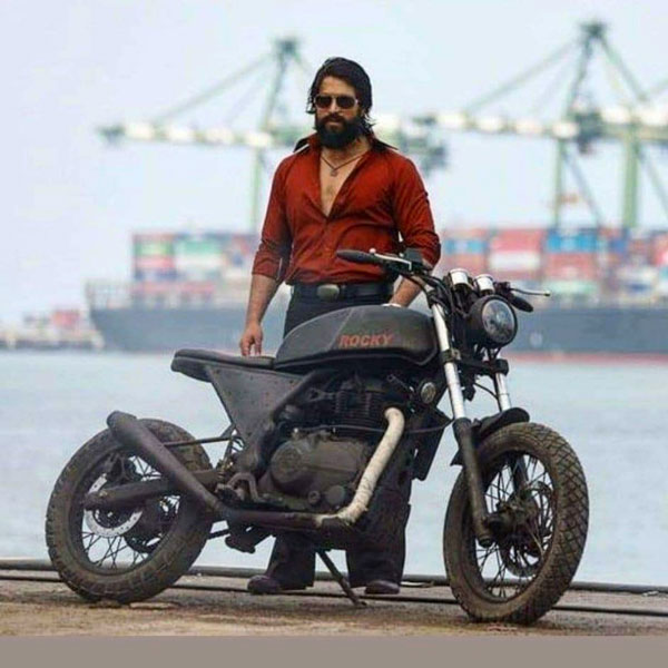 ರಾಕಿಂಗ್ ಸ್ಟಾರ್ ಯಶ್ ಬಳಿ ಯಾವೆಲ್ಲಾ ಐಷಾರಾಮಿ ಕಾರುಗಳಿವೆ ಗೊತ್ತಾ?