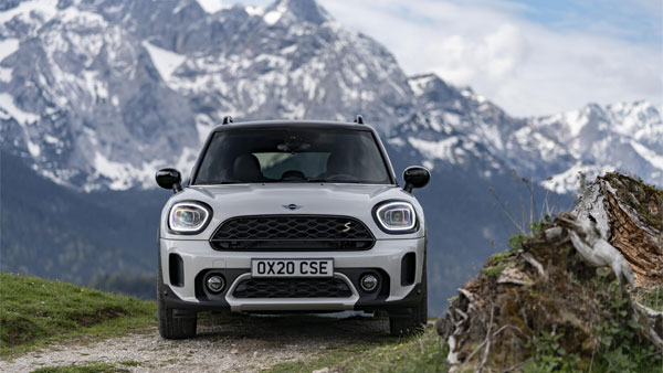 2021ರ ಮಿನಿ ಕಂಟ್ರಿಮ್ಯಾನ್ ಕಾರನ್ನು ಅನಾವರಣಗೊಳಿಸಿದ ಮಿನಿ