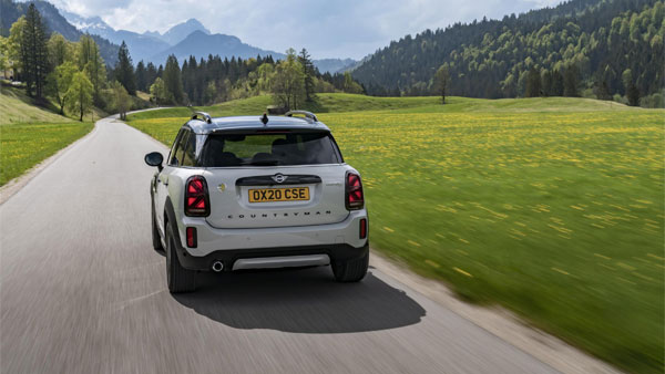 2021ರ ಮಿನಿ ಕಂಟ್ರಿಮ್ಯಾನ್ ಕಾರನ್ನು ಅನಾವರಣಗೊಳಿಸಿದ ಮಿನಿ