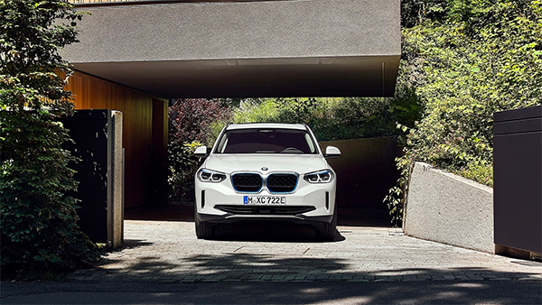 ಅನಾವರಣವಾಯ್ತು ಹೊಸ ಬಿಎಂಡಬ್ಲ್ಯು ಐಎಕ್ಸ್3 ಎಲೆಕ್ಟ್ರಿಕ್ ಎಸ್‍ಯುವಿ