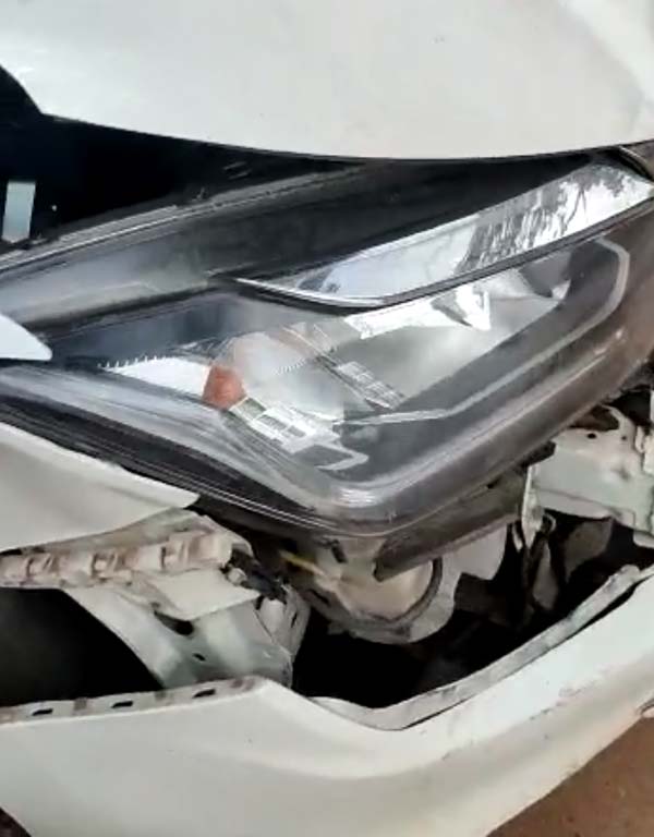 ನ್ಯಾನೋ ಕಾರಿಗೆ ಗುದ್ದಿ ಅಪ್ಪಚ್ಚಿಯಾದ ಹೋಂಡಾ ಸಿಟಿ ಕಾರು