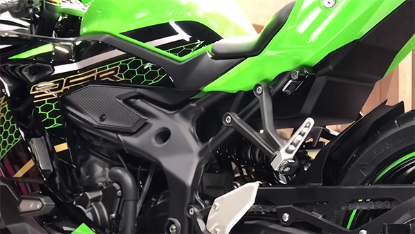 ಹೊಸ ಕವಾಸಕಿ ನಿಂಜಾ ಝಡ್‍ಎಕ್ಸ್ 25ಆರ್ ಬೈಕಿನ ಬೆಲೆ ಮಾಹಿತಿ ಬಹಿರಂಗ