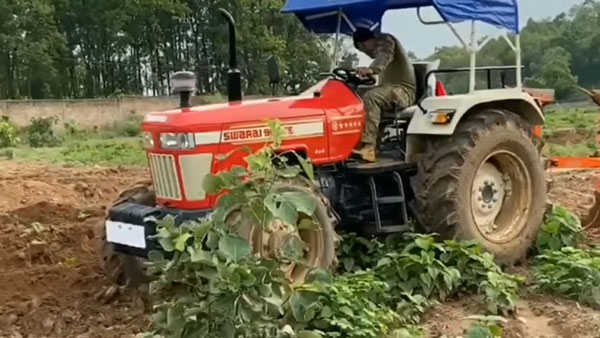 ಹೊಸ ಟ್ರಾಕ್ಟರ್ ನೊಂದಿಗೆ ವಿಭಿನ್ನವಾಗಿ ಕಾಣಿಸಿಕೊಂಡ ಟೀಂ ಇಂಡಿಯಾ ಮಾಜಿ ನಾಯಕ