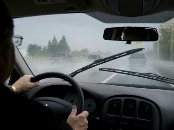 ಮಳೆಗಾಲದಲ್ಲಿ ನಿಮ್ಮ ಕಾರು ಸುರಕ್ಷತೆಗಾಗಿ ಪ್ರಮುಖ ಸಲಹೆಗಳು