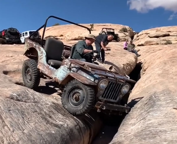 ಯಾವುದೇ ಜಾಗದಲ್ಲೂ ಚಲಿಸಬಲ್ಲದು 70 ವರ್ಷ ಹಳೆಯದಾದ ಈ ಜೀಪ್