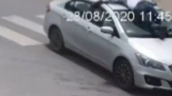 ಸಿನಿಮೀಯ ಶೈಲಿಯಲ್ಲಿ ದುಷ್ಕರ್ಮಿಗಳ ಬೆನ್ನತ್ತಿದ ಪೊಲೀಸ್ ಸಬ್ ಇನ್ಸ್‌ಪೆಕ್ಟರ್