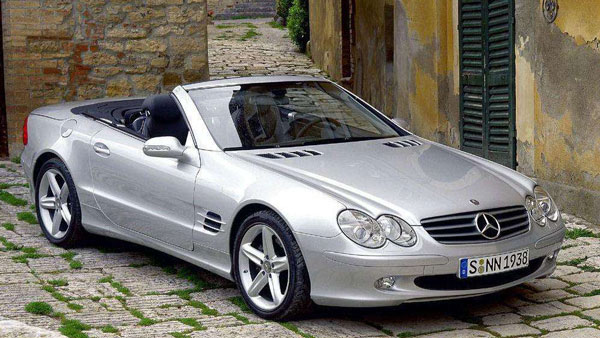 ಮರ್ಸಿಡಿಸ್ ಬೆಂಝ್ ಎಸ್ಎಲ್ 500 ಕಾರು ಚಾಲನೆ ಮಾಡಿದ ರತನ್ ಟಾಟಾ