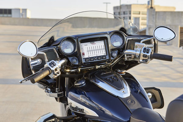 ಅನಾವರಣವಾಯ್ತು ಹೊಸ ಇಂಡಿಯನ್ ರೋಡ್‌ಮಾಸ್ಟರ್ ಲಿಮಿಟೆಡ್ ಬೈಕ್