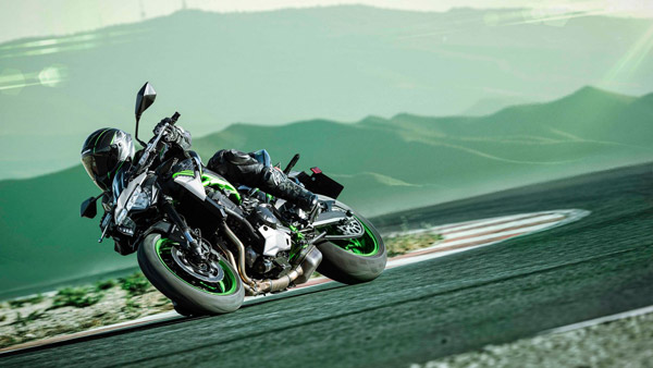 ಹೊಸ ಬಣ್ಣದ ಆಯ್ಕೆಯಲ್ಲಿ ಅನಾವರಣವಾಯ್ತು 2021ರ ಕವಾಸಕಿ ಝಡ್900 ಬೈಕ್