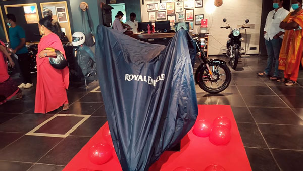 ಮೂರು ರಾಯಲ್ ಎನ್‌ಫೀಲ್ಡ್ ಬೈಕುಗಳ ಒಡತಿ ಈ ಮಹಿಳಾ ಪೊಲೀಸ್ ಅಧಿಕಾರಿ