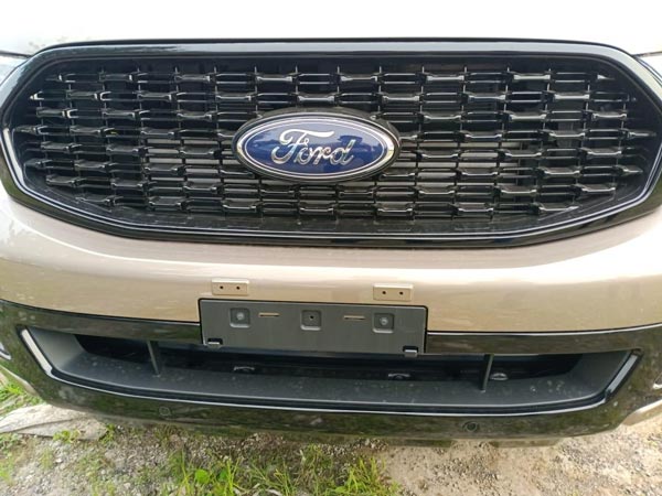 ಡೀಲರ್ ಬಳಿ ಕಾಣಿಸಿಕೊಂಡ ಹೊಸ ಫೋರ್ಡ್ ಎಂಡೀವರ್ ಸ್ಪೋರ್ಟ್