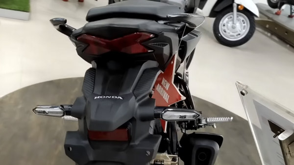 ಡೀಲರ್ ಬಳಿ ಕಾಣಿಸಿಕೊಂಡ ಹೋಂಡಾ ಹಾರ್ನೆಟ್ 2.0 ಬೈಕ್