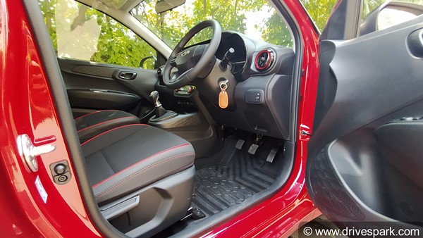 ಫಸ್ಟ್ ಡ್ರೈವ್ ರಿವ್ಯೂ: ಕಡಿಮೆ ತೂಕ ಹೊಂದಿದ್ದರೂ ಮೋಡಿ ಮಾಡುವ ಹ್ಯುಂಡೈ ಗ್ರ್ಯಾಂಡ್ ಐ 10 ನಿಯೋಸ್