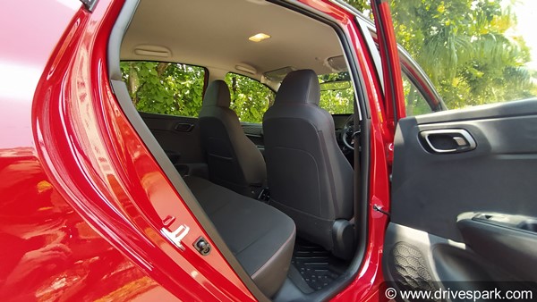 ಫಸ್ಟ್ ಡ್ರೈವ್ ರಿವ್ಯೂ: ಕಡಿಮೆ ತೂಕ ಹೊಂದಿದ್ದರೂ ಮೋಡಿ ಮಾಡುವ ಹ್ಯುಂಡೈ ಗ್ರ್ಯಾಂಡ್ ಐ 10 ನಿಯೋಸ್