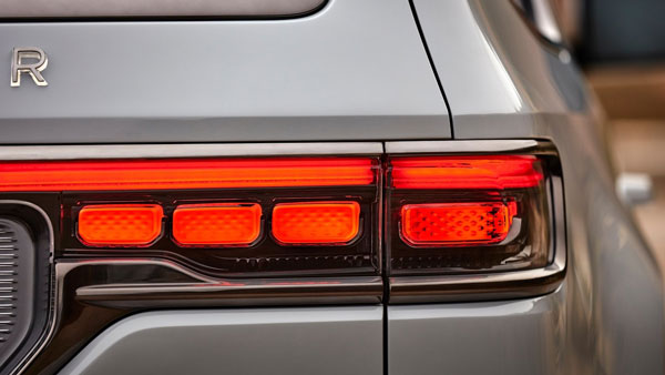 ಮೂರು ದಶಕಗಳ ಬಳಿಕ ಹೊಸ ರೂಪದಲ್ಲಿ ಮಾರುಕಟ್ಟೆಗೆ ಲಗ್ಗೆಯಿಡುತ್ತಿದೆ ಜೀಪ್ ಗ್ರ್ಯಾಂಡ್ ವ್ಯಾಗೊನೀರ್