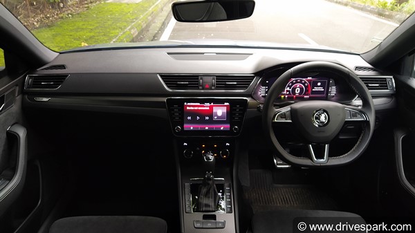 ಫಸ್ಟ್ ಡ್ರೈವ್ ರಿವ್ಯೂ: ರಸ್ತೆಗಿಳಿದ ಐಷಾರಾಮಿ ಸ್ಕೋಡಾ ಸೂಪರ್ಬ್ ಸ್ಪೋರ್ಟ್‌ಲೈನ್ ಸೆಡಾನ್