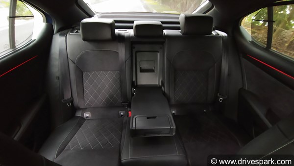 ಫಸ್ಟ್ ಡ್ರೈವ್ ರಿವ್ಯೂ: ರಸ್ತೆಗಿಳಿದ ಐಷಾರಾಮಿ ಸ್ಕೋಡಾ ಸೂಪರ್ಬ್ ಸ್ಪೋರ್ಟ್‌ಲೈನ್ ಸೆಡಾನ್