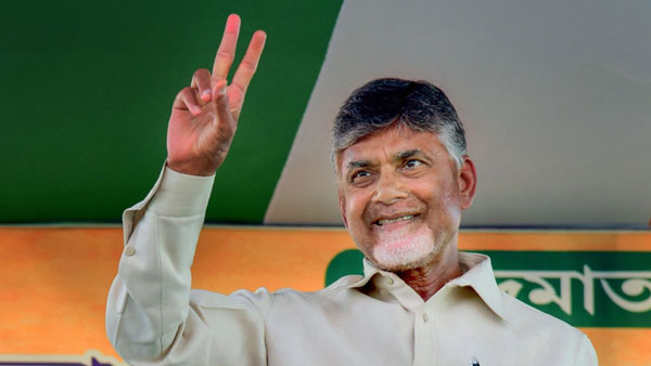 ರಸ್ತೆ ಅಪಘಾತದಲ್ಲಿ ಪ್ರಾಣಾಪಾಯದಿಂದ ಪಾರಾದ ಮಾಜಿ ಮುಖ್ಯಮಂತ್ರಿ