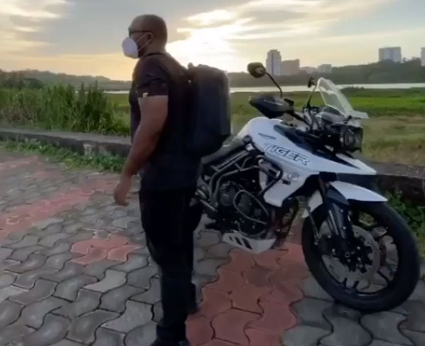 ದಂಡ ವಿಧಿಸುವ ಬದಲು ಬೇರೆ ಕಾರಣಕ್ಕೆ ಸೂಪರ್‌ಬೈಕ್‌ ತಡೆದ ಪೊಲೀಸರು