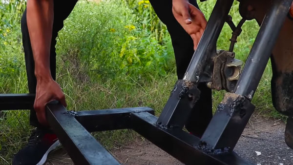 ರೋಡ್ ರೋಲರ್ ನಂತೆ ಮಾಡಿಫೈಗೊಂಡ ಟಿವಿಎಸ್‌ ವಿಕ್ಟರ್ ಬೈಕ್