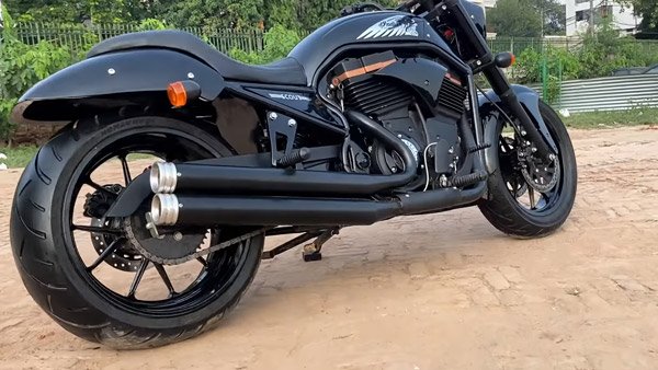 ಇಂಡಿಯನ್ ಸ್ಕೌಟ್ ಬೈಕಿನಂತೆ ಮಾಡಿಫೈಗೊಂಡ ಥಂಡರ್ ಬರ್ಡ್