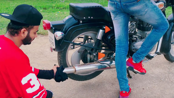 ರಾಯಲ್ ಎನ್‌ಫೀಲ್ಡ್ ಬೈಕ್ ಸೈಲೆನ್ಸರ್​​​ನಿಂದ ತಯಾರಾಯ್ತು ಪಾಪ್ ಕಾರ್ನ್