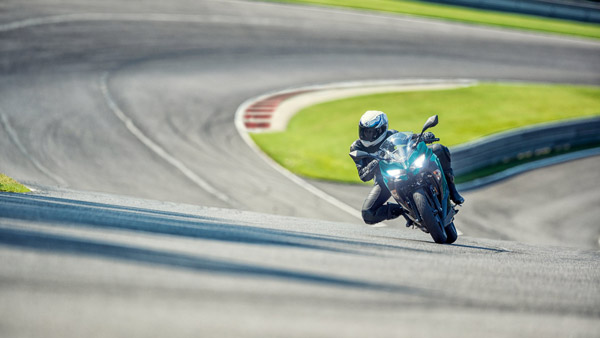 ಅನಾವರಣವಾಯ್ತು 2021ರ ಕವಾಸಕಿ ನಿಂಜಾ 400 ಬೈಕ್