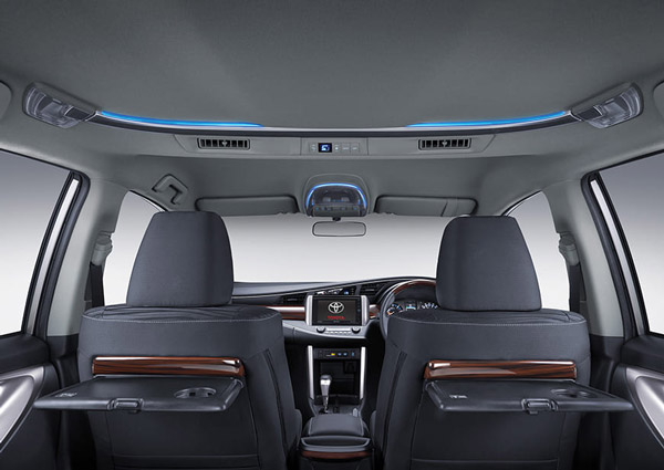 ಇನೋವಾ ಕ್ರಿಸ್ಟಾ ಫೇಸ‌್‌ಲಿಫ್ಟ್ ಎಂಪಿವಿ ಅನಾವರಣಗೊಳಿಸಿದ ಟೊಯೊಟಾ