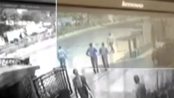 ಮರುಕಳಿಸಿದ ಸಂಚಾರಿ ಪೊಲೀಸ್ - ಕಾರು ಚಾಲಕರ ಬಾನೆಟ್ ಪ್ರಹಸನ