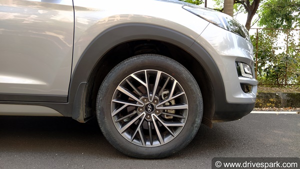 ಹ್ಯುಂಡೈ ಟ್ಯೂಸಾನ್ ಫಸ್ಟ್ ಡ್ರೈವ್ ರಿವ್ಯೂ: ಮಿಡ್ ರೇಂಜ್ ಸೆಗ್ ಮೆಂಟಿನಲ್ಲಿ ಹೊಸ ಅಲೆ ಎಬ್ಬಿಸಲಿದೆಯಾ ಹ್ಯುಂಡೈ ಟ್ಯೂಸಾನ್?