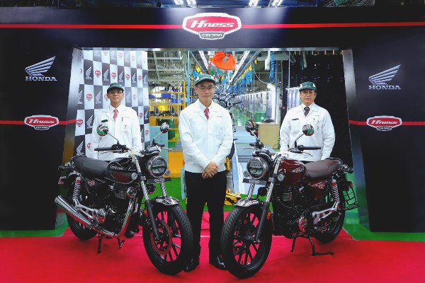 ಹೈನೆಸ್ ಸಿಬಿ 350 ಬೈಕ್ ವಿತರಣೆಗೆ ಅಧಿಕೃತವಾಗಿ ಚಾಲನೆ ನೀಡಿದ ಹೋಂಡಾ