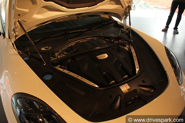 ಫಸ್ಟ್ ಲುಕ್ ರಿವ್ಯೂ: ಸ್ಪೆಷಲ್ ಎಡಿಷನ್‌ನಲ್ಲಿ ಮಿಂಚಿದ ಪೋರ್ಷೆ ಪನಾಮೆರಾ 4