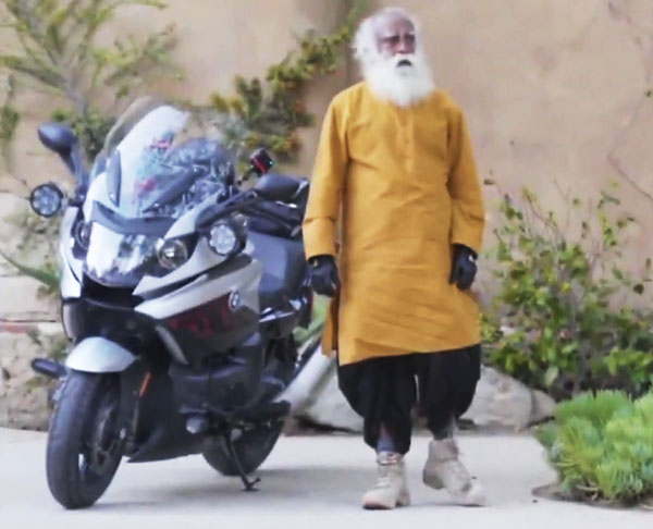 ಐಷಾರಾಮಿ ಬಿಎಂಡಬ್ಲ್ಯು ಕೆ 1600 ಜಿಟಿ ಬೈಕಿನಲ್ಲಿ ಕಾಣಿಸಿಕೊಂಡ ಸದ್ಗುರು