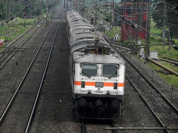 ಮೂರು ವರ್ಷದ ಮಗುವಿಗಾಗಿ ಮೊದಲ ಬಾರಿಗೆ ಇತಿಹಾಸ ಸೃಷ್ಟಿಸಿದ ರೈಲ್ವೆ ಪೊಲೀಸರು