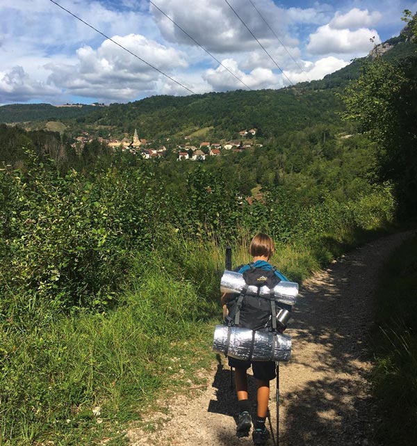 ಇಟಲಿಯಿಂದ ಲಂಡನ್ ವರೆಗೂ ಕಾಲ್ನಡಿಗೆಯಲ್ಲಿ ಸಾಗಿದ ತಂದೆ - ಮಗ