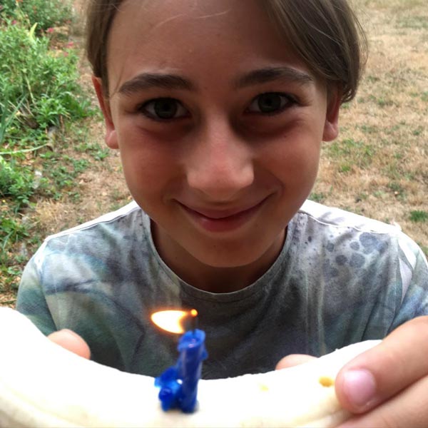 ಇಟಲಿಯಿಂದ ಲಂಡನ್ ವರೆಗೂ ಕಾಲ್ನಡಿಗೆಯಲ್ಲಿ ಸಾಗಿದ ತಂದೆ - ಮಗ