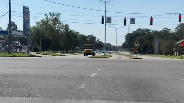 ಜಾಲಿ ರೈಡ್ ಗಾಗಿ ಶಾಲಾ ಬಸ್ ಕದ್ದ 11 ವರ್ಷದ ಬಾಲಕ