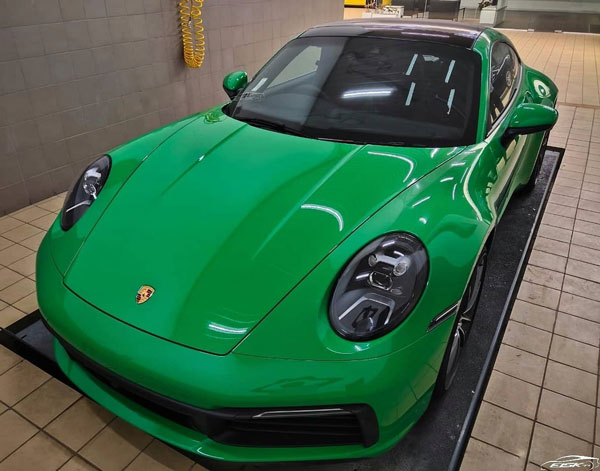 ವೆಡ್ಡಿಂಗ್ ಆನಿವರ್ಸರಿಗಾಗಿ ದುಬಾರಿ ಬೆಲೆಯ ಕಾರು ಖರೀದಿಸಿದ ತಾರಾ ದಂಪತಿ