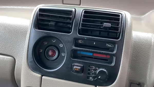 ವಿವಿಧ ಕಾರುಗಳ ಬಿಡಿಭಾಗಗಳೊಂದಿಗೆ ಮಾಡಿಫೈಗೊಂಡ ಅಂಬಾಸಿಡರ್ ಕಾರು