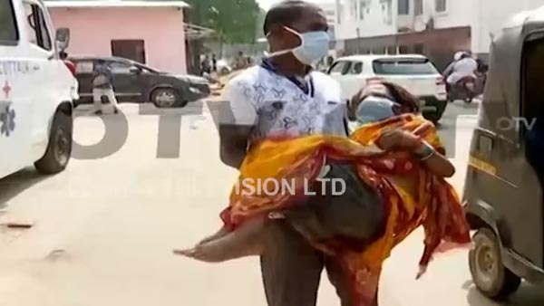 ಬಾಡಿಗೆ ಸೈಕಲ್ ರಿಕ್ಷಾನೇ ಈ ದಂಪತಿಗಳ ಪಾಲಿನ ಆಂಬ್ಯುಲೆನ್ಸ್