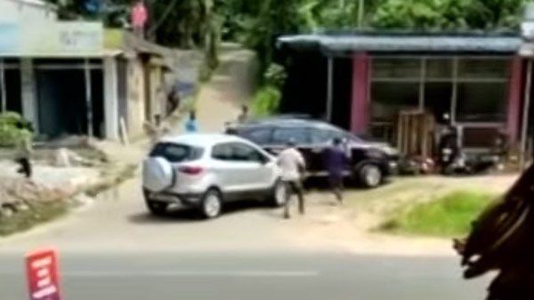 ಸರ್ವೀಸ್ ಸೆಂಟರ್ ನಿಂದಲೇ ಕಳುವಾದ ಟೊಯೊಟಾ ಇನೋವಾ ಕ್ರಿಸ್ಟಾ