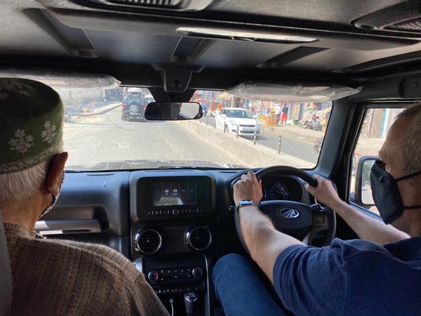 ಮಾಜಿ ಮುಖ್ಯಮಂತ್ರಿಗೂ ಮೋಡಿ ಮಾಡಿದ ಹೊಸ ಮಹೀಂದ್ರಾ ಥಾರ್